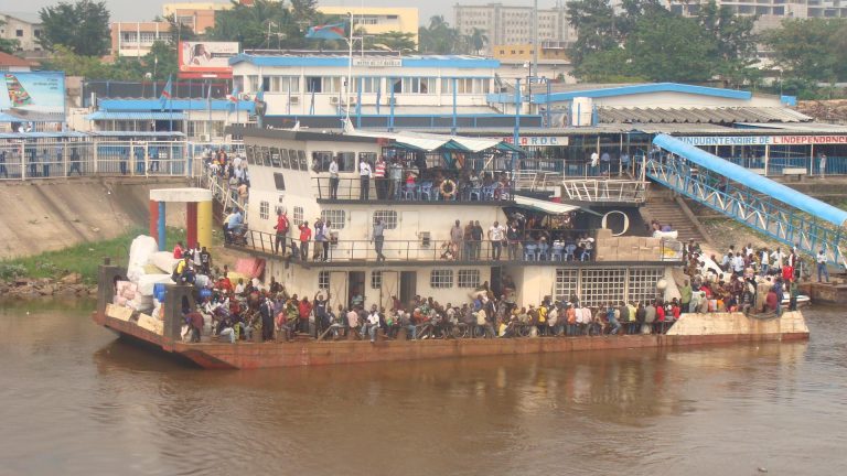 LE SERGENT MABIALA ET LE GÉOLOGUE MALIEN