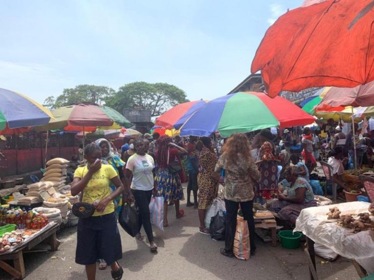 JOURS FRAGILES À KINSHASA